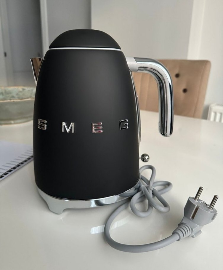 Smeg siyah kettle sıfır kutulu yeni ürün - Görsel 2