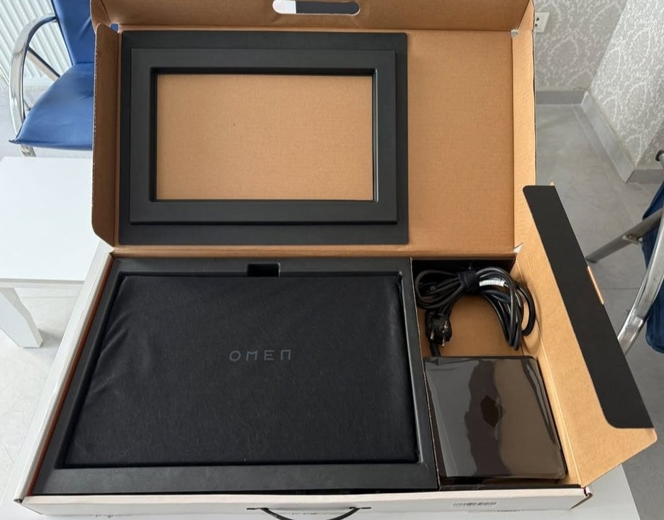 HP OMEN 17 LAPTOP " i7 11800H-32GB RAM-8GB RTX sıfır kutulu yeni - Görsel 2