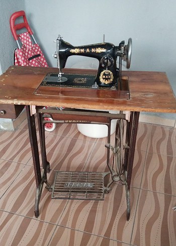 Parlak Kahverengi Antika Dikiş Makinesi - Görsel 2