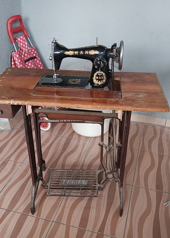 Parlak Kahverengi Antika Dikiş Makinesi - Görsel 3