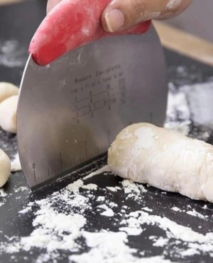 Sarı Saplı Hamur Kesici ve Ölçü Cetveli - Görsel 2