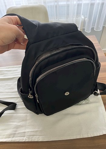 Siyah Fermuarlı  Sırt Çantası - Görsel 4
