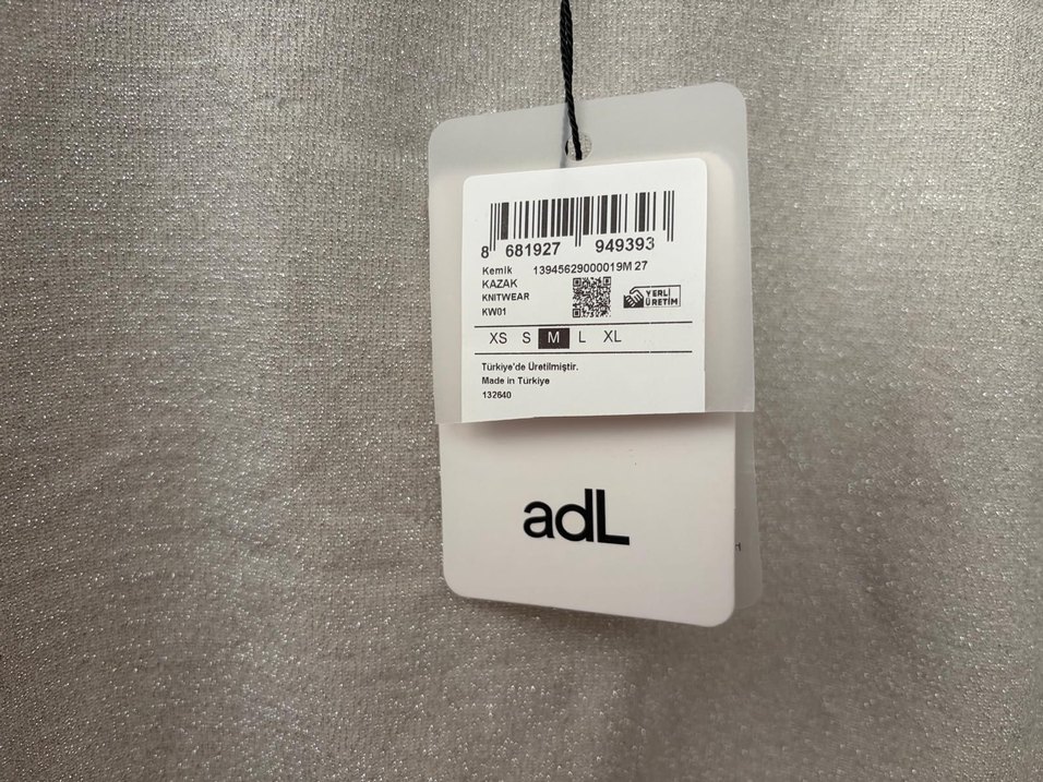 Gri Renk Adl Marka Kısa Kollu Kadın Kazak - Görsel 3