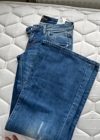 Mavi Parlak Kadın Denim Bol Paça Jean - Görsel 4