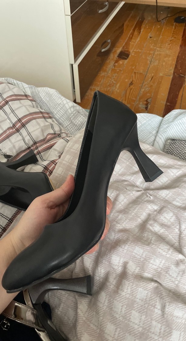 Klasik Siyah Tokalı Stiletto - Görsel 3