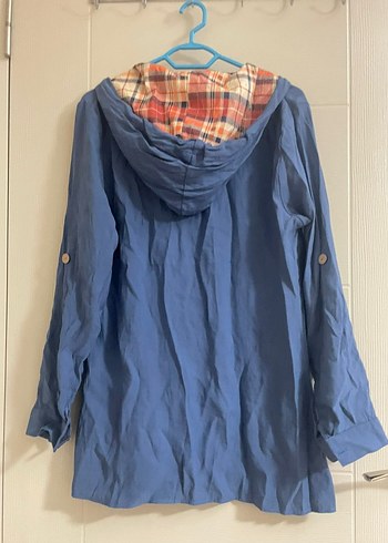 Kadın Mavi Midi Düğmeli Kapüşonlu Yağmurluk - Görsel 3