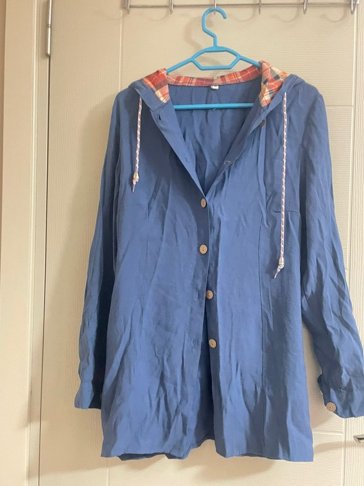 Kadın Mavi Midi Düğmeli Kapüşonlu Yağmurluk - Görsel 2