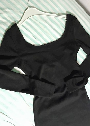 siyah uzun yırtmaçlı elbise - Görsel 4