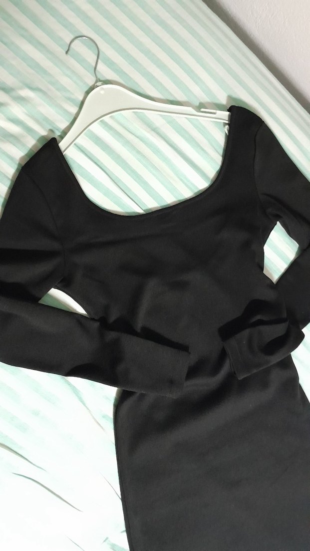 siyah uzun yırtmaçlı elbise - Görsel 4