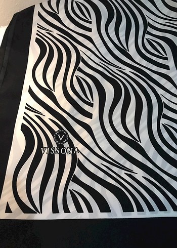 Vissona Siyah Beyaz Desenli Kadın Şal - Görsel 2