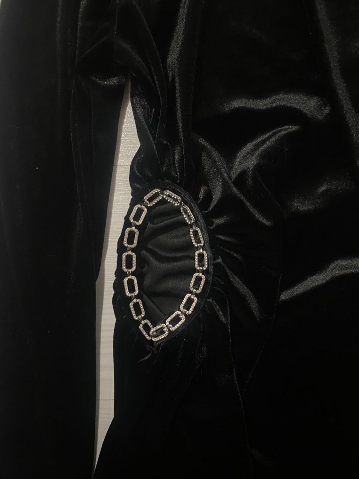 Zincir Detaylı Uzun Kollu Siyah Gotik Elbise - Görsel 2