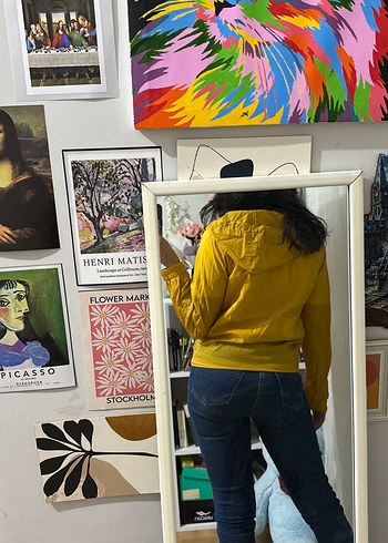 Sarı Kapüşonlu Rahat Kesim Kadın Yağmurluk - Görsel 2