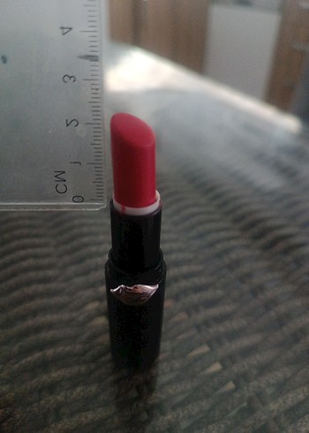 Wetnwild Narçiçeği Kırmızı mat Ruj - Görsel 2