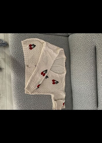 Crop Nakışlı V Yaka Kısa Beyaz Hırka - Görsel 2