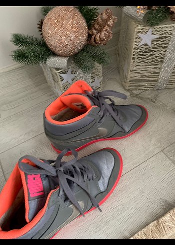 Nike Gri Kadın Spor Ayakkabı Yüksek Tabanlı - Görsel 4