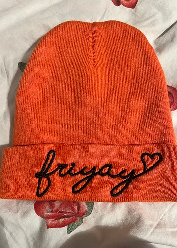 Turuncu Nakışlı Kadın Örgü Bere - Görsel 2