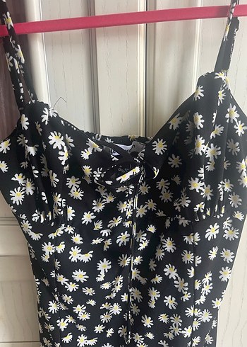 Siyah Mini Askılı Papatya Desenli Elbise - Görsel 4