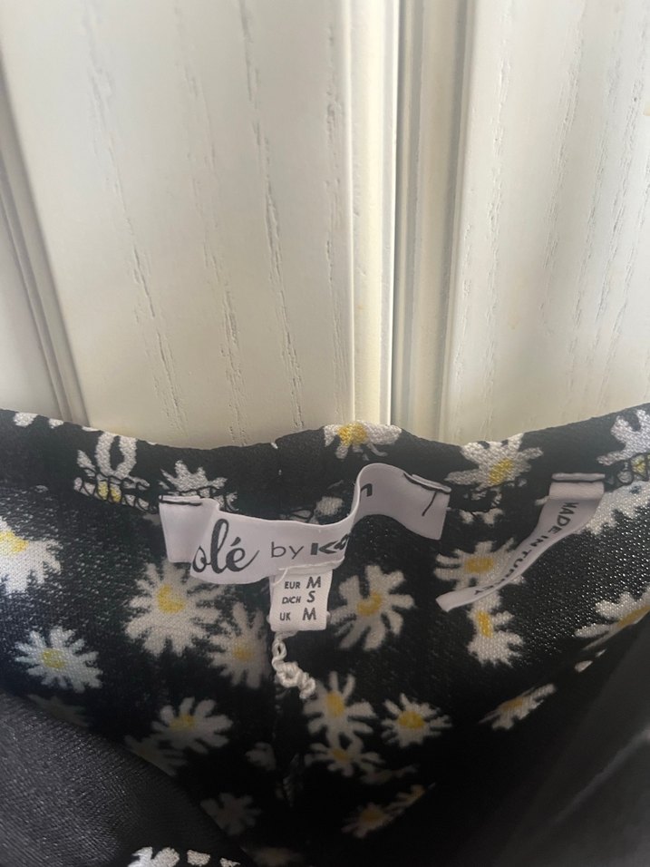 Siyah Mini Askılı Papatya Desenli Elbise - Görsel 3