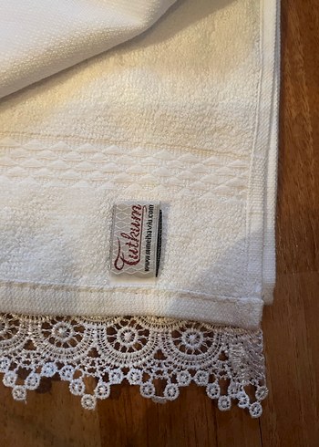 Nakışlı Beyaz Havlu - Görsel 4