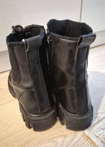 Siyah Deri Goth Tarzı Kiz cocuk Botları - Görsel 4