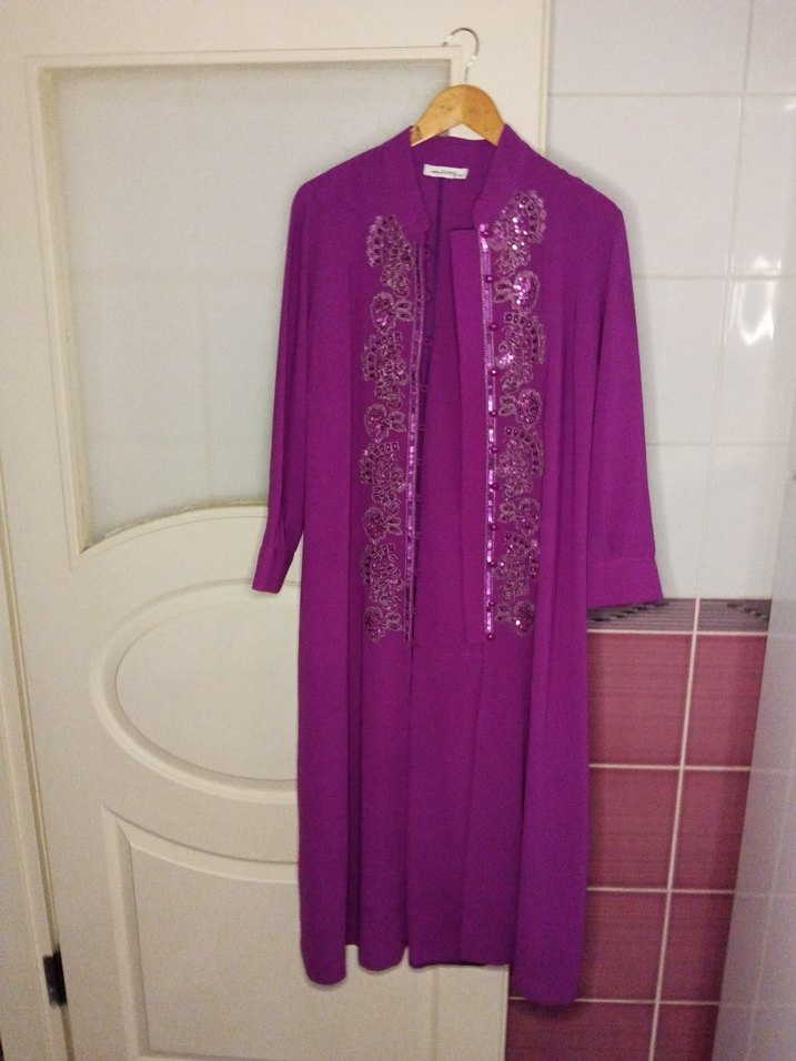 Mor Nakışlı Uzun Kadın Elbise - Görsel 2