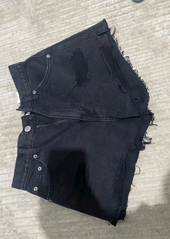 Siyah Yırtık Midi Denim Şort - Görsel 2