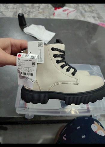 Kız çocuk zara bot - Görsel 4