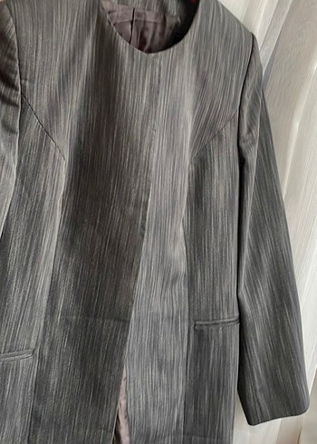 Gri Pliseli Uzun Ceket - Görsel 4