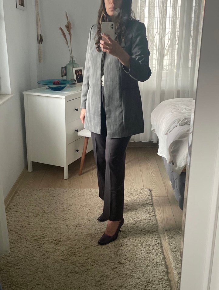 Gri Pliseli Uzun Ceket - Görsel 5