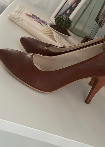 Kahverengi Deri Stiletto Kadın Ayakkabı - Görsel 3