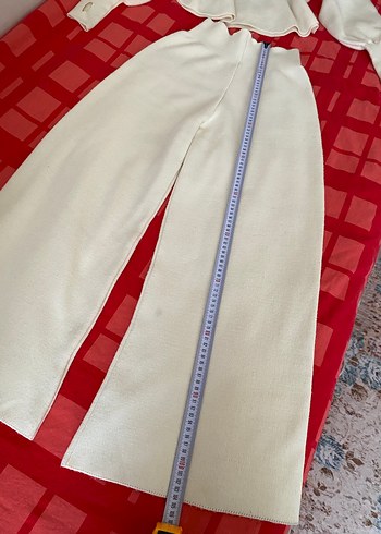 Yüksek Yakalı Beyaz Kadın Triko Takım - Görsel 4