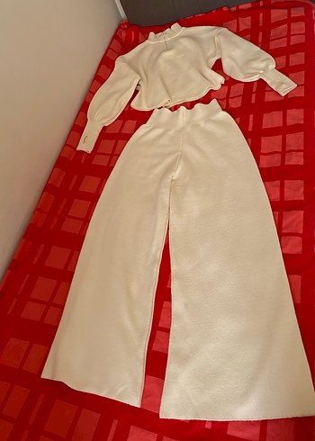 Yüksek Yakalı Beyaz Kadın Triko Takım - Görsel 3