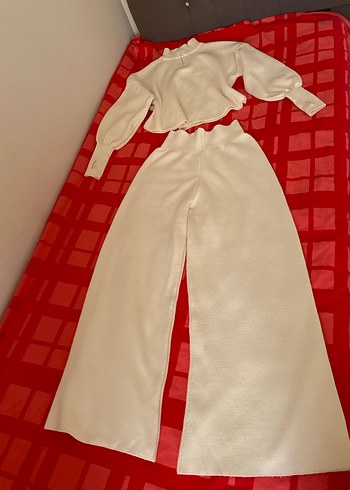 Yüksek Yakalı Beyaz Kadın Triko Takım - Görsel 2