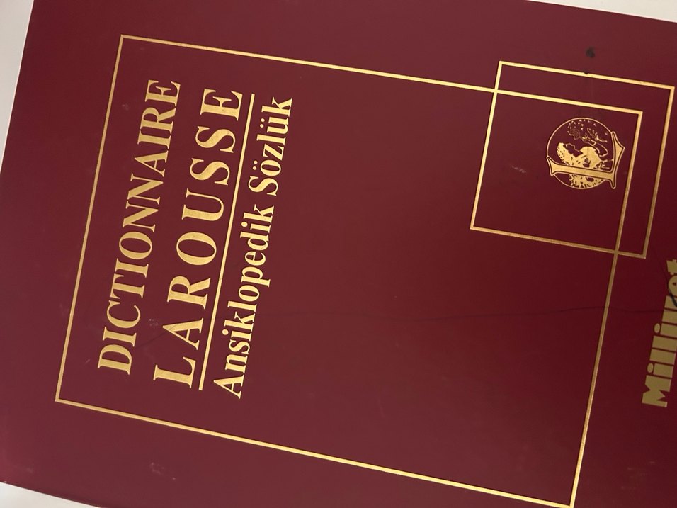 Dictionnaire Larousse  4 Cilt (Temiz, Kapaklarda Yıpranma Var) - Görsel 2