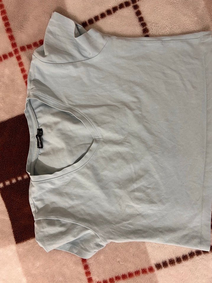 V yaka mavi crop - Görsel 3