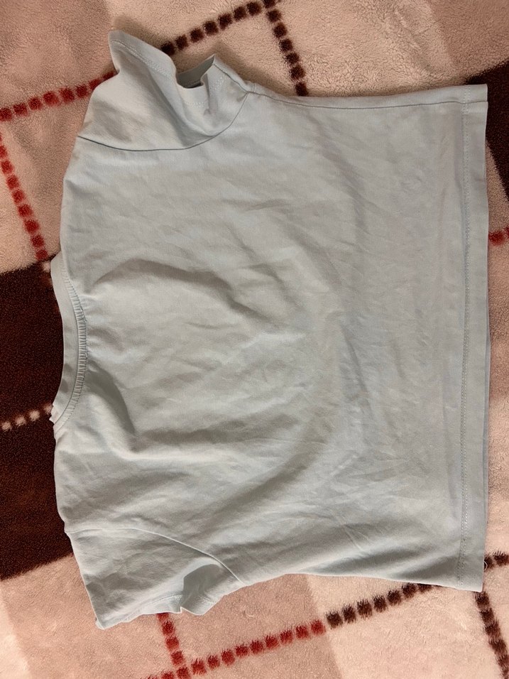 V yaka mavi crop - Görsel 2