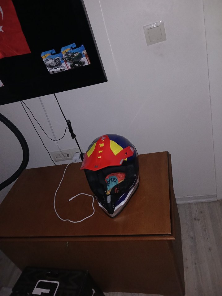 Zararına az kullanılmış full face kask - Görsel 2