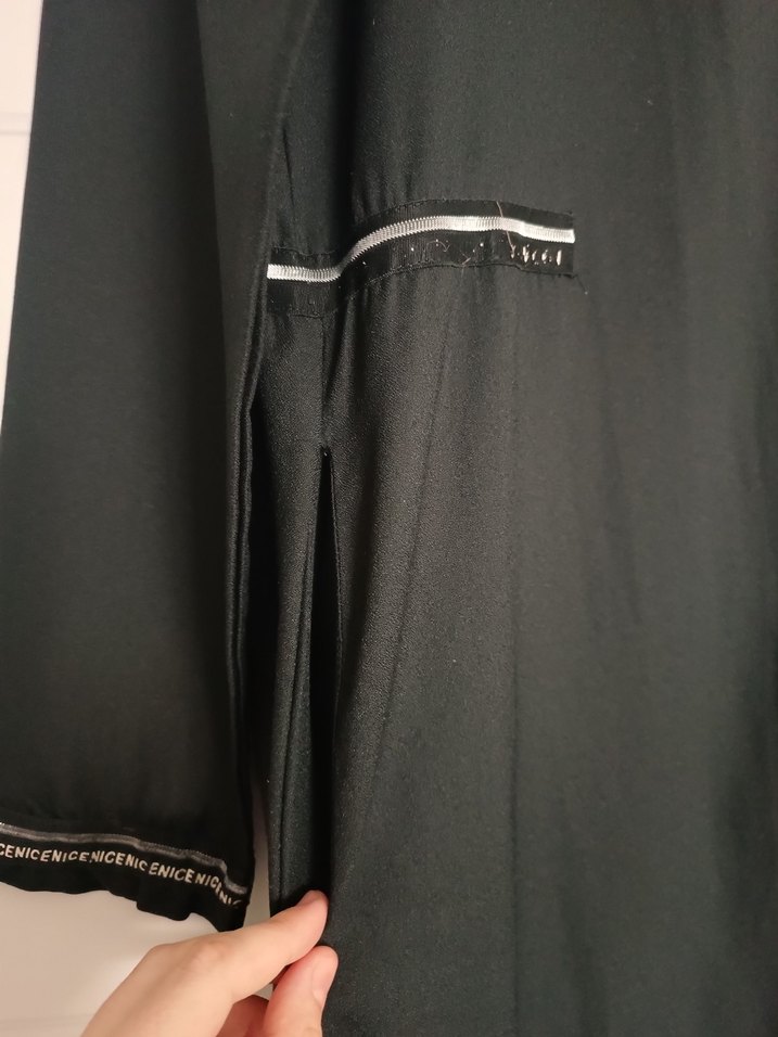 Uzun Siyah Fermuarlı Kadın Ferace - Görsel 4