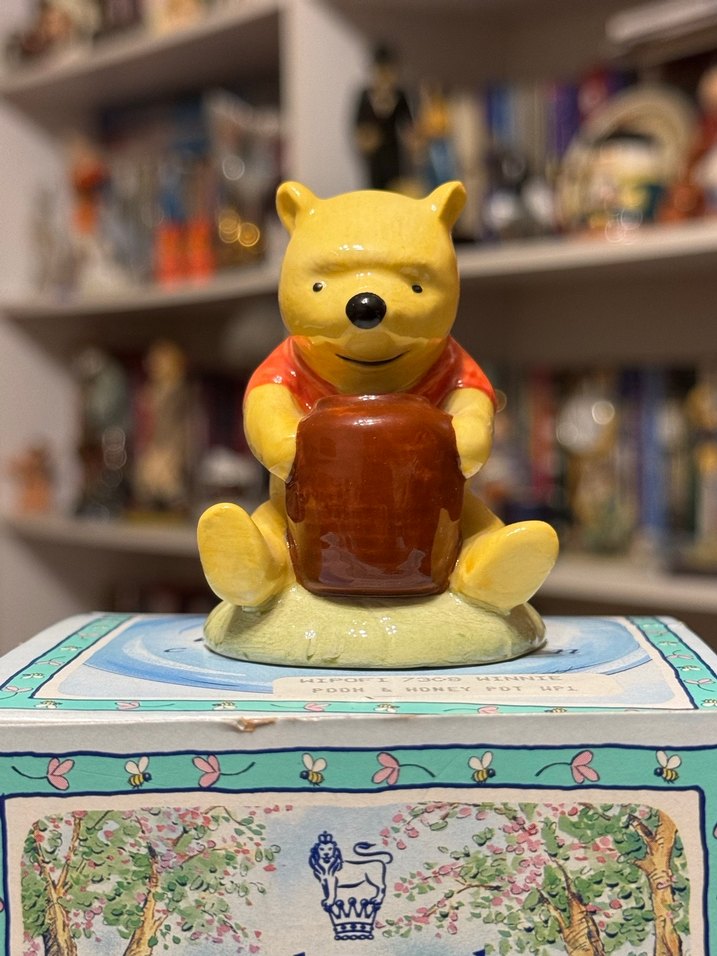 Royal Doulton x Disney Winnie-the-Pooh Biblo - Görsel 3
