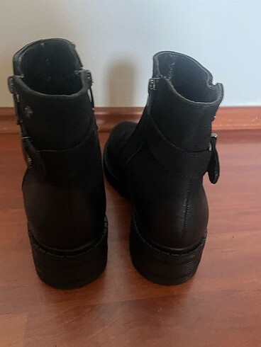 37 Beden siyah Renk Siyah bot hiç giyilmedi