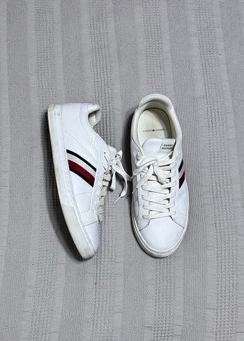 Tommy Hilfiger 45