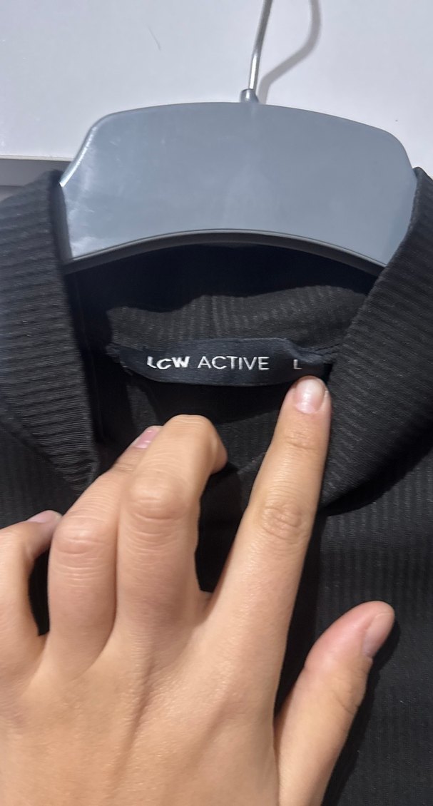 Yüksek Yaka Siyah Kadın spor boşu - Görsel 3