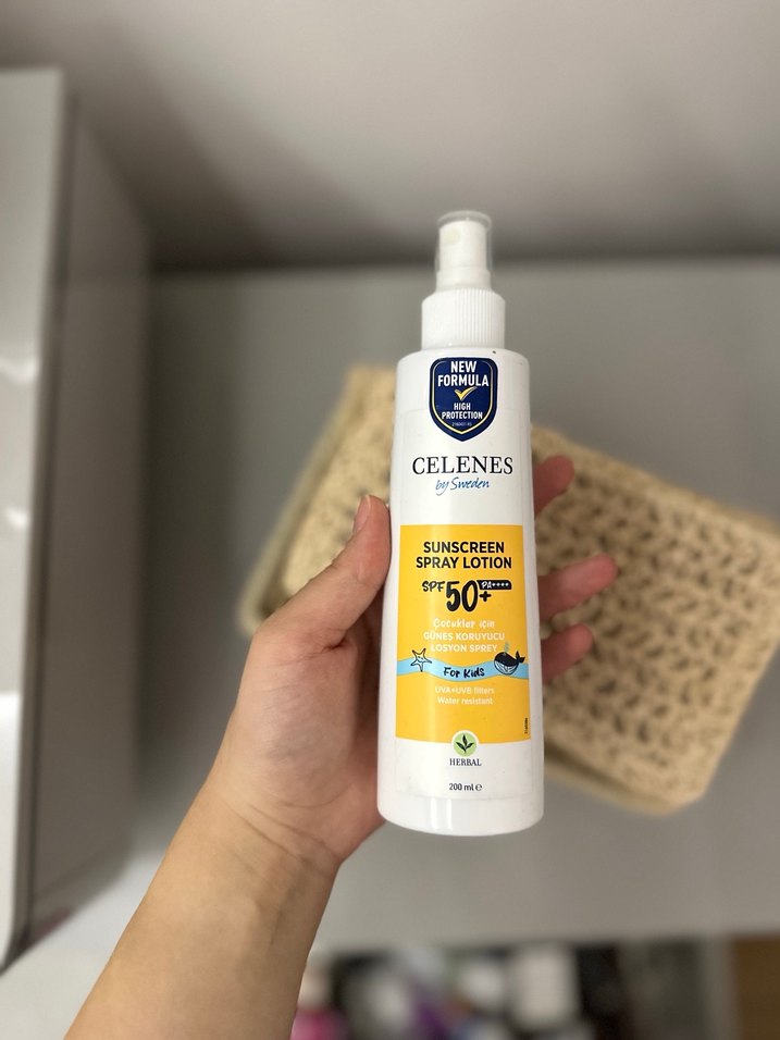 Celenes Güneş Koruyucu Sprey Losyon SPF 50+ - Görsel 2
