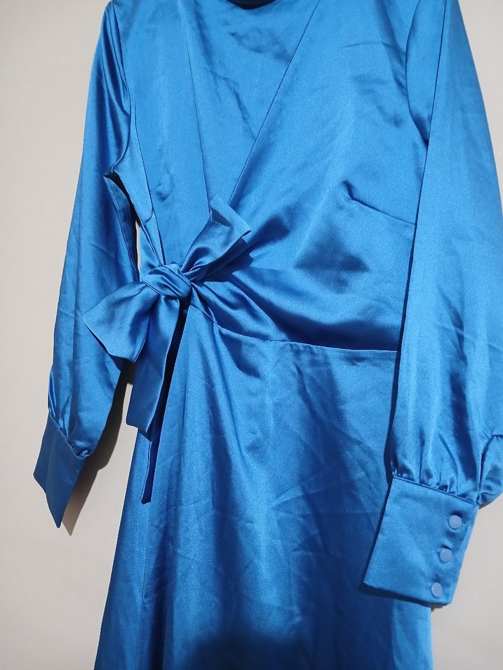 Uzun Kollu Mavi Saten Uzun Elbise - Görsel 3