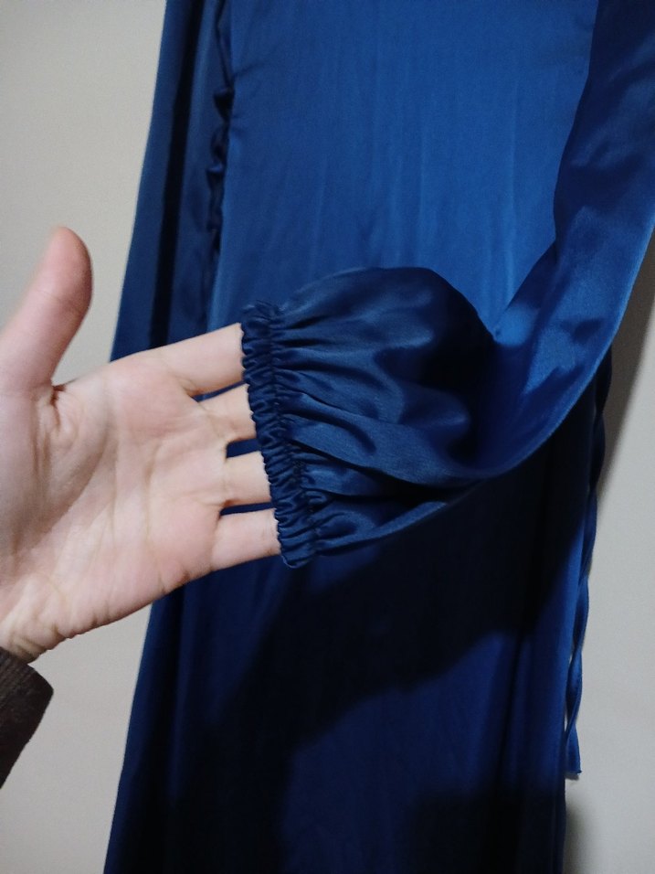 Uzun Kollu Lacivert Saten Uzun Elbise - Görsel 4