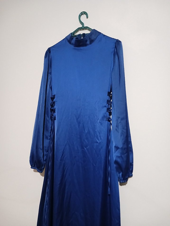 Uzun Kollu Lacivert Saten Uzun Elbise - Görsel 2