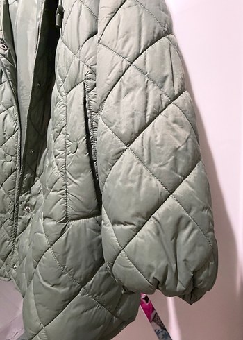 Yeşil Kapüşonlu Kadın yağmurluk - Görsel 5