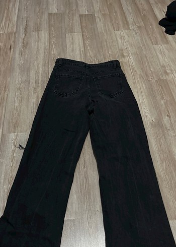 Siyah Yırtık Kot Pantolon - Görsel 2