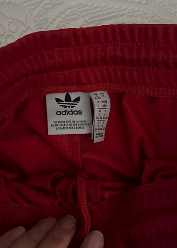 Adidas Kırmızı Düğmeli Çizgili Kadın Eşofman - Görsel 4