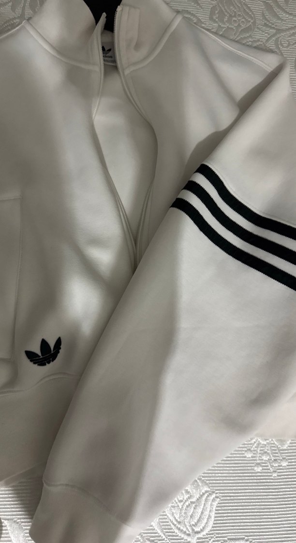 Kadın Beyaz Fermuarlı Kısa Sweatshirt - Görsel 2